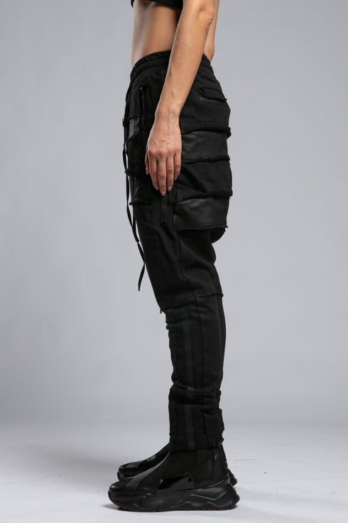Side view layered tactical black jogger_2