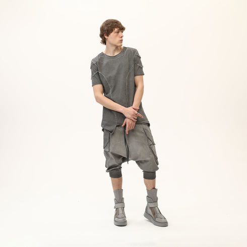 Men’s Multi-Pleated Capri Trousers with Piped Skirted Pockets