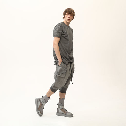 Men’s Multi-Pleated Capri Trousers with Piped Skirted Pockets